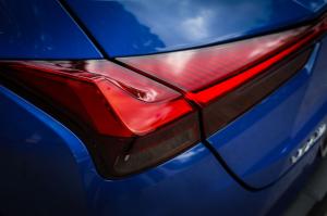 Lexus UX200 2019 года  (MY)